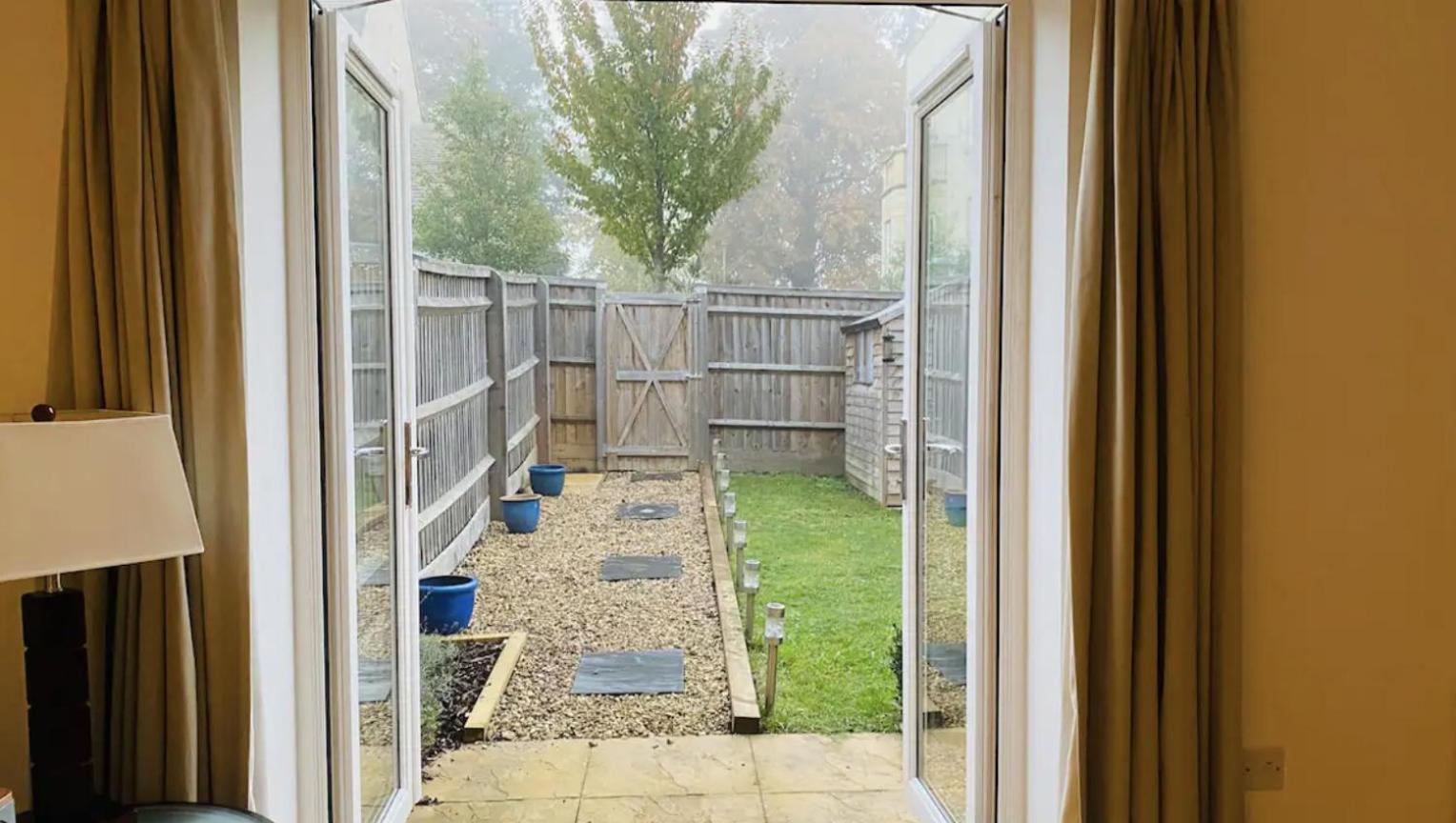 Modern Town House In Cotswolds - 3 Double Bedrooms Witney Exterior foto
